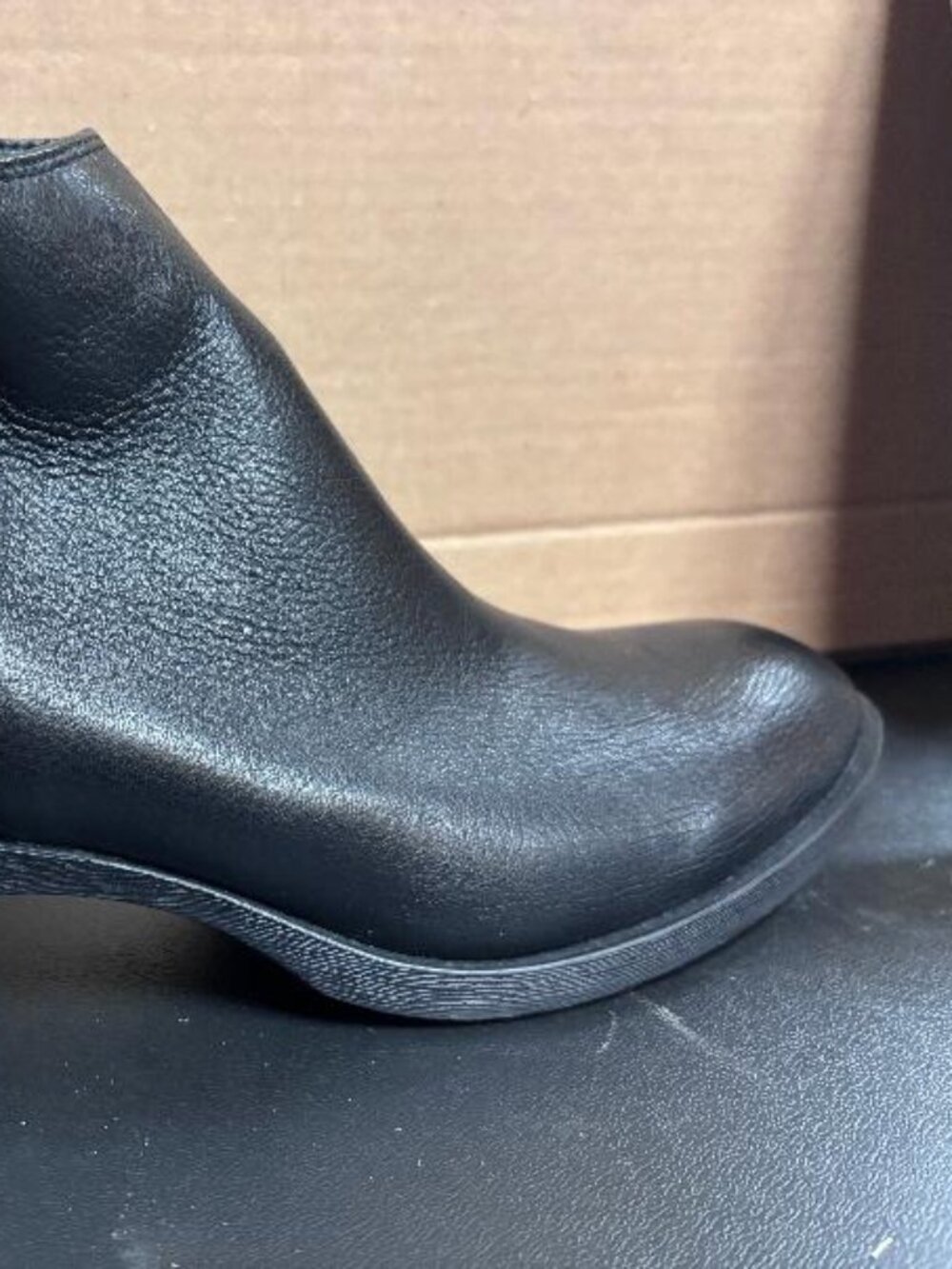 Womens 10.5 Kenneth Cole Ankle Boot
